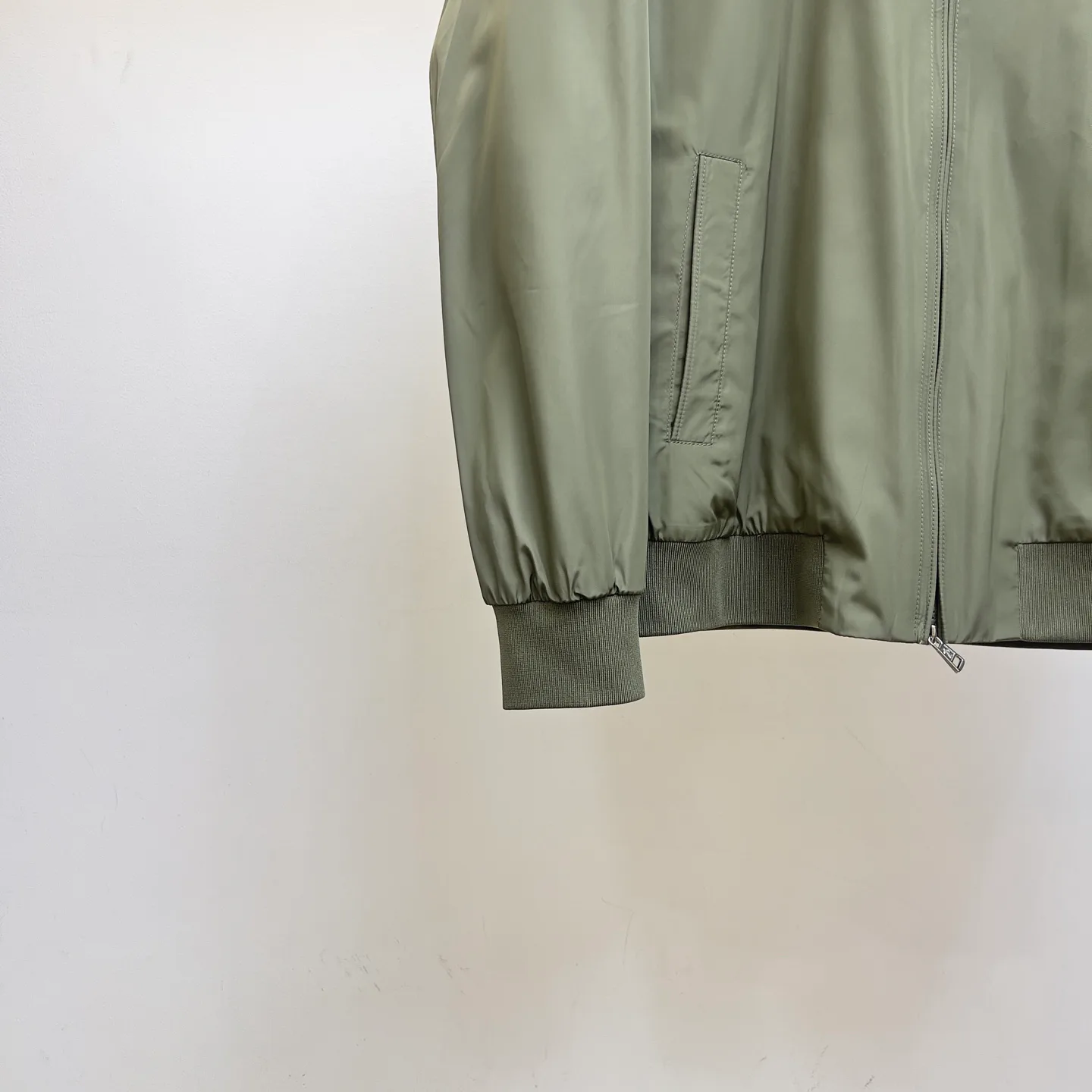 Women's Jackets And Down Jackets MONCLER 17340707