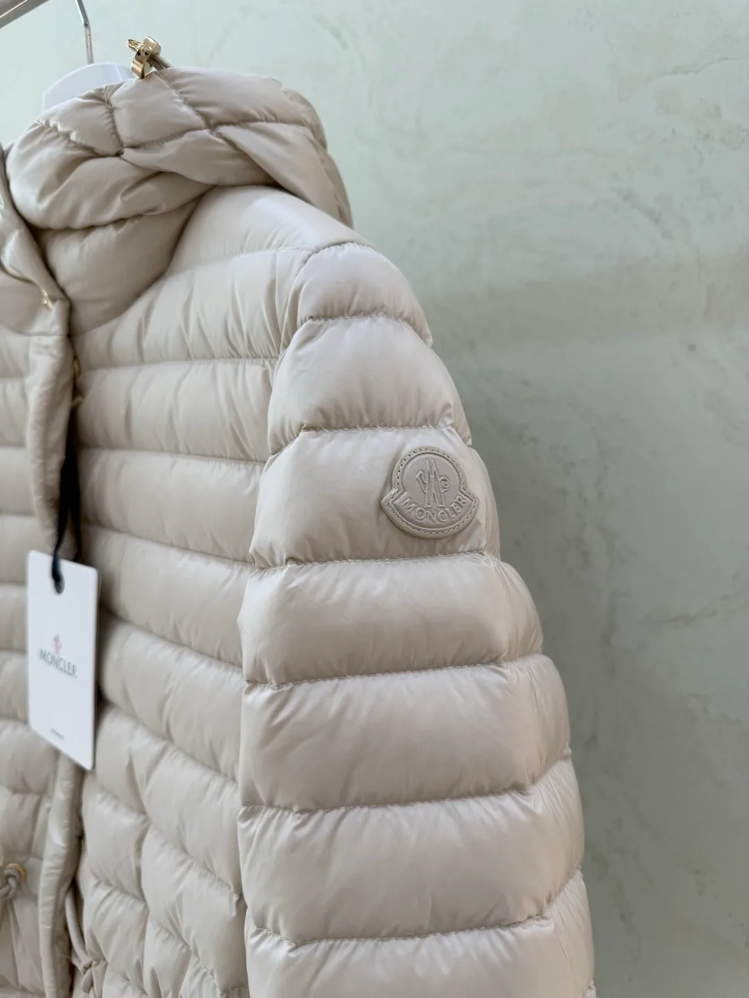 Women's Jackets And Down Jackets MONCLER 18043552
