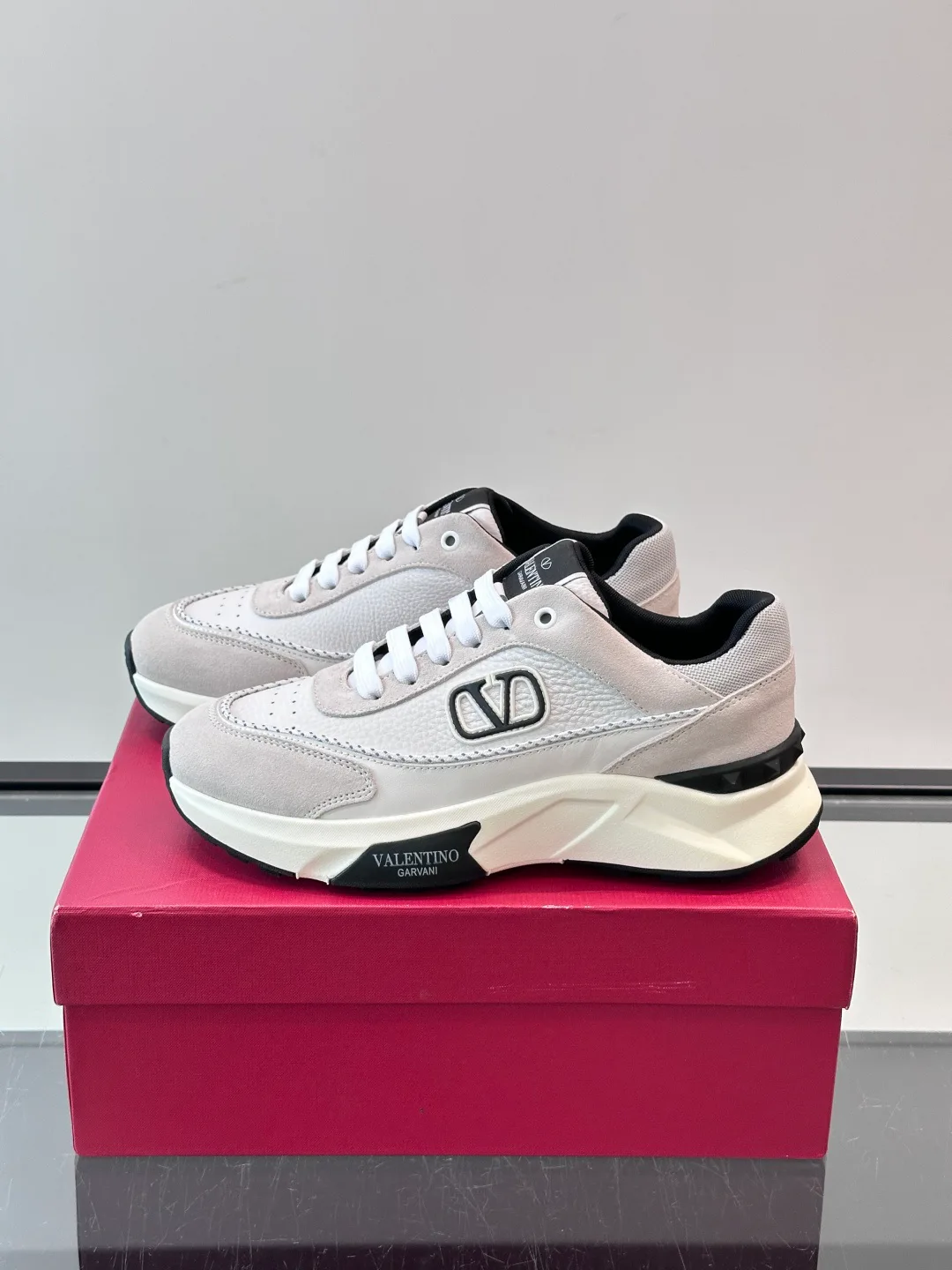 Men's Sneakers VALENTINO 18500687