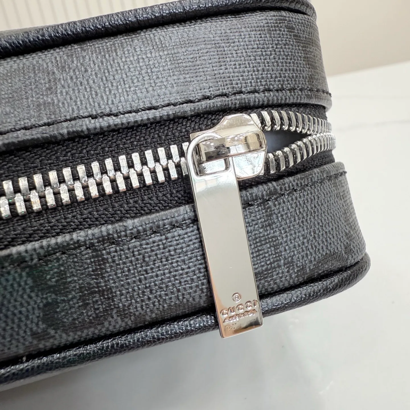 Women's Shoulder Bags GUCCI 17947866