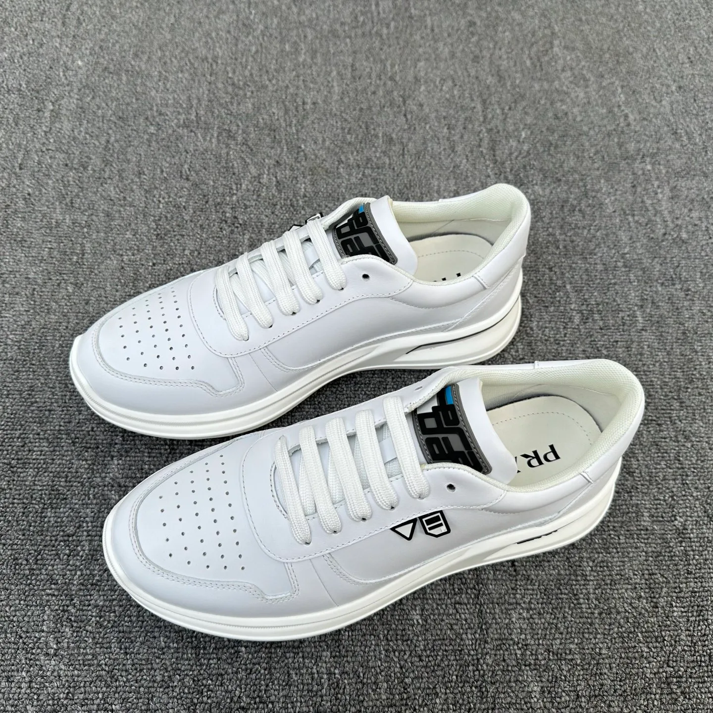 Men's Sneakers PRADA 18076338