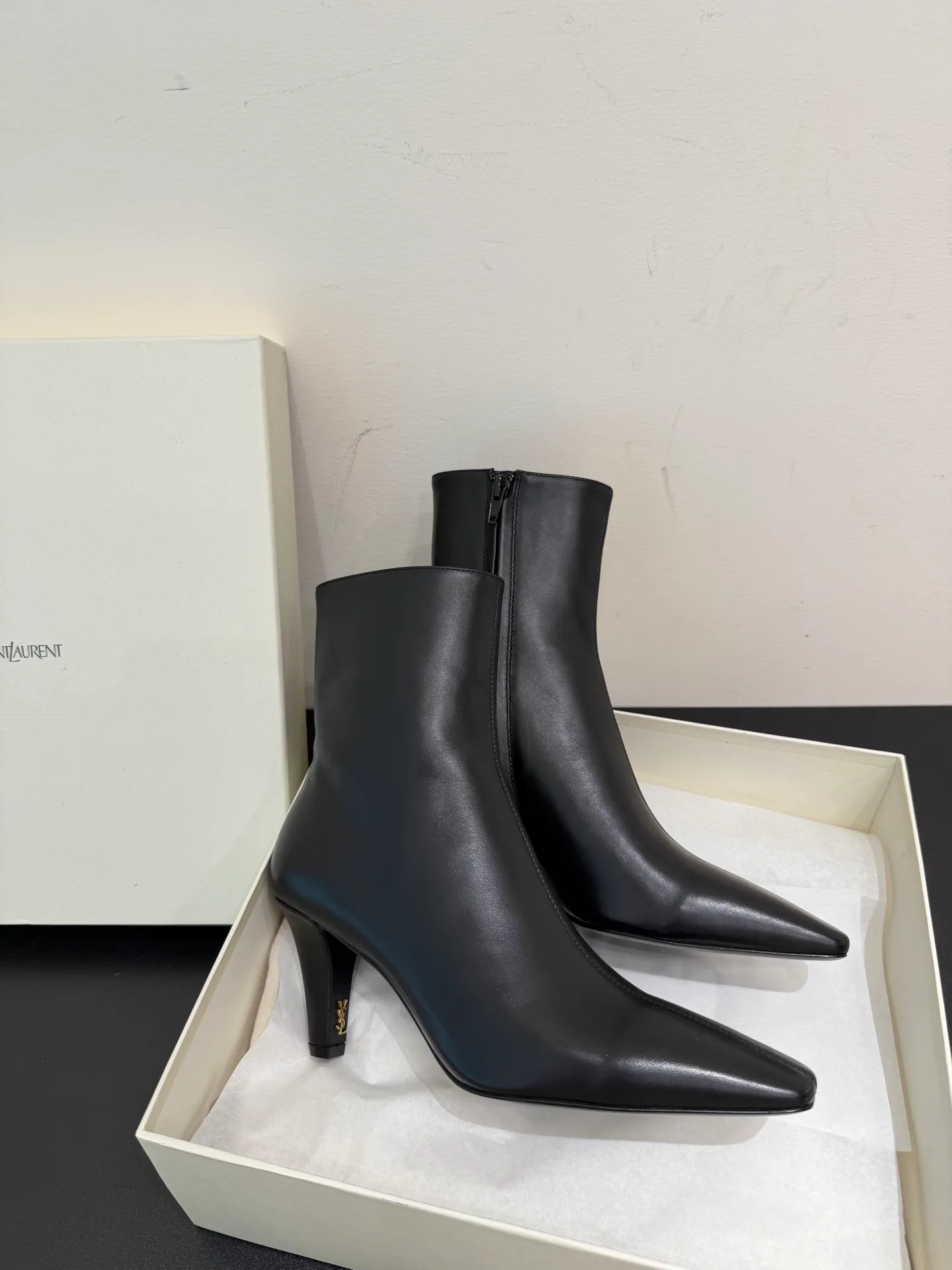 Women's Booties SAINT LAURENT 18244951