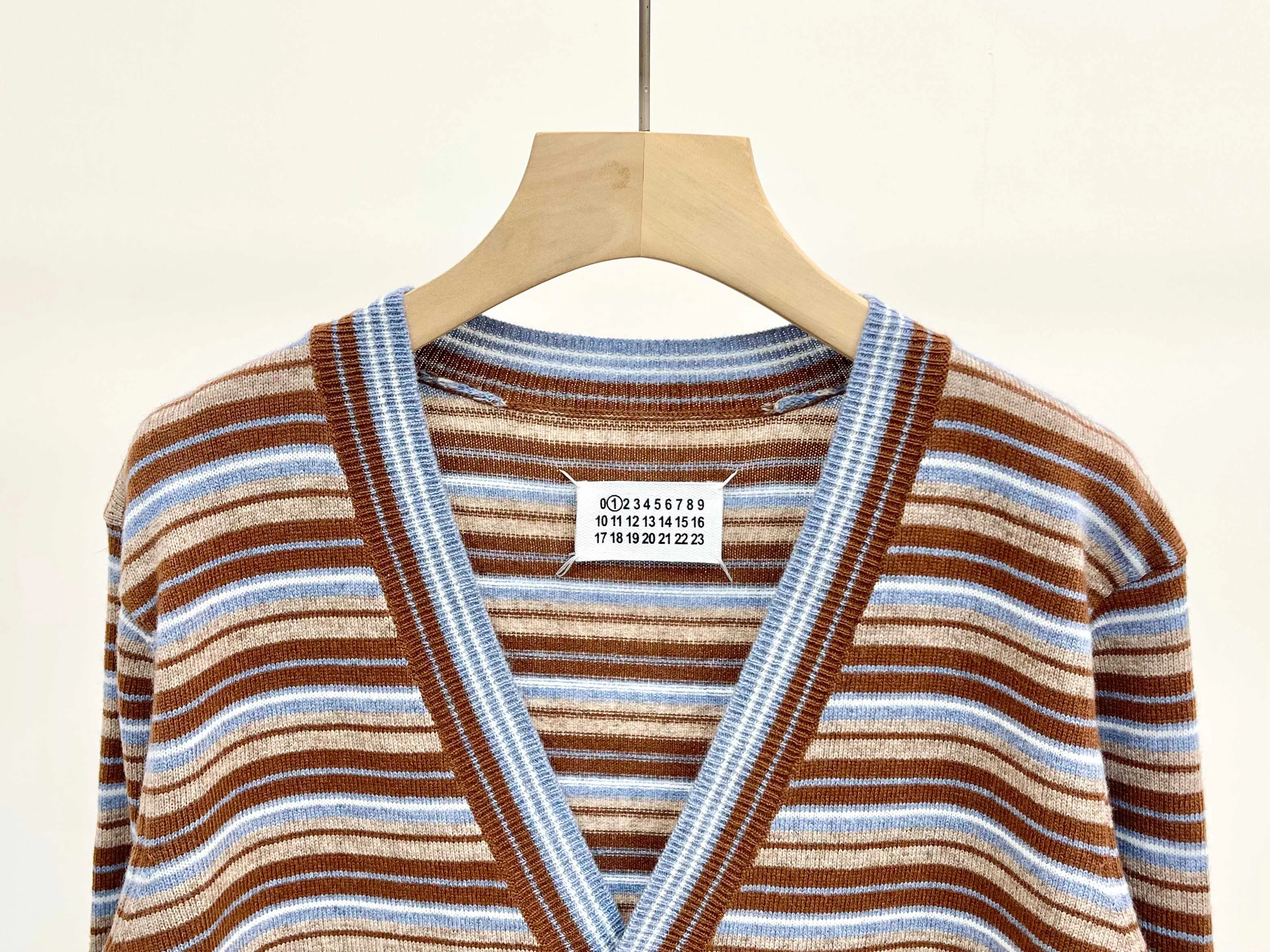 Women's Jumpers And Sweaters MAISON MARGIELA 18028227
