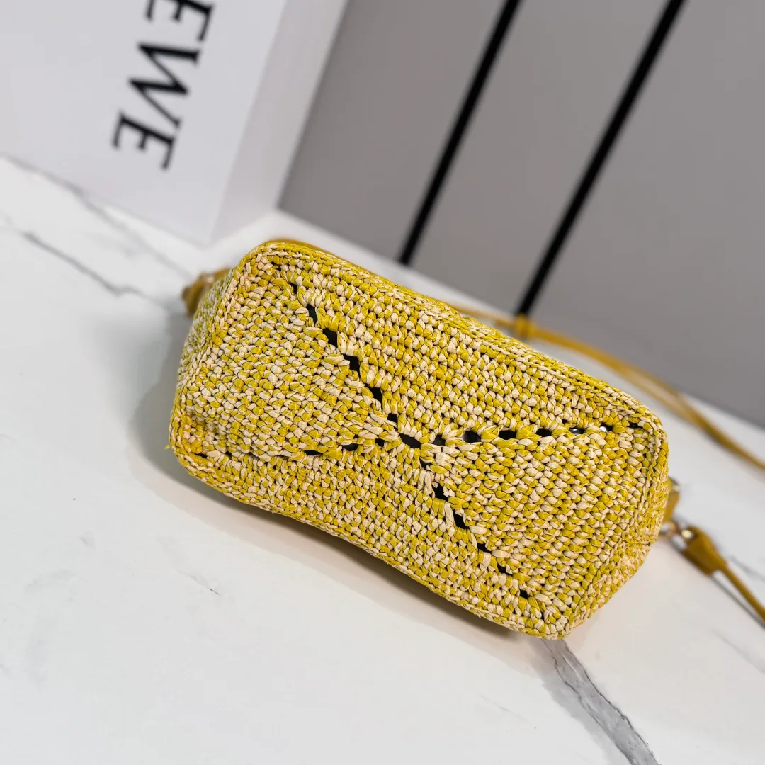 Women's Classic Handbags LOEWE 17818145