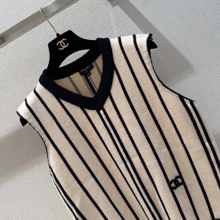 Women's Vests CHANEL 17834772