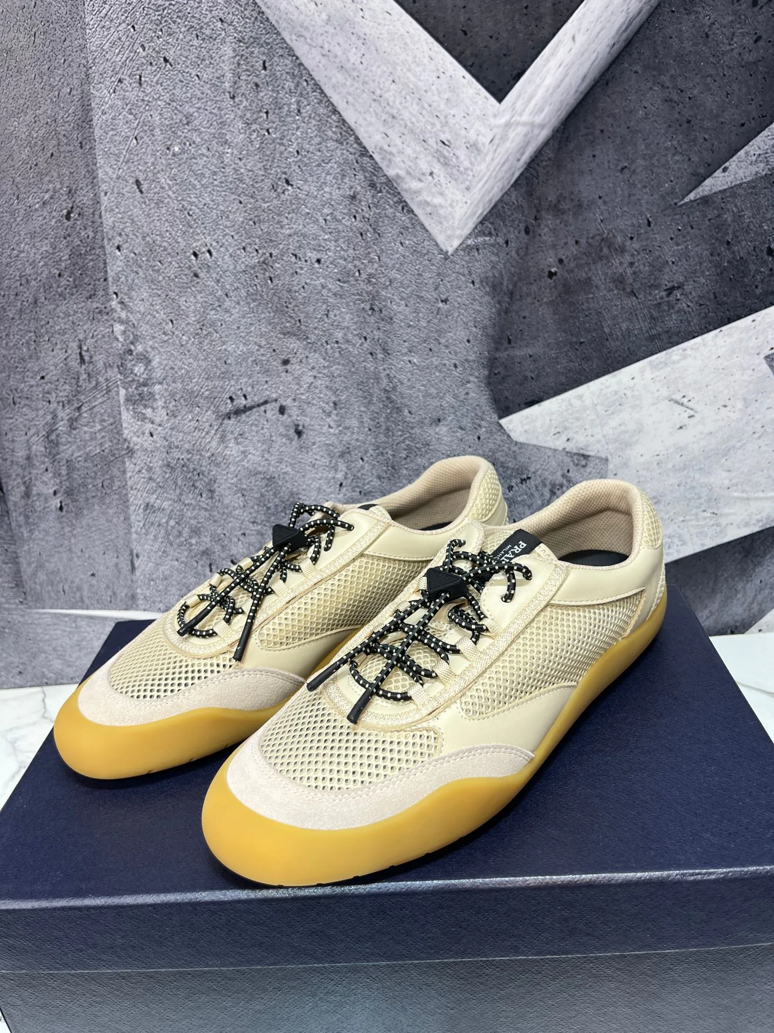 Men's Sneakers PRADA 17955456
