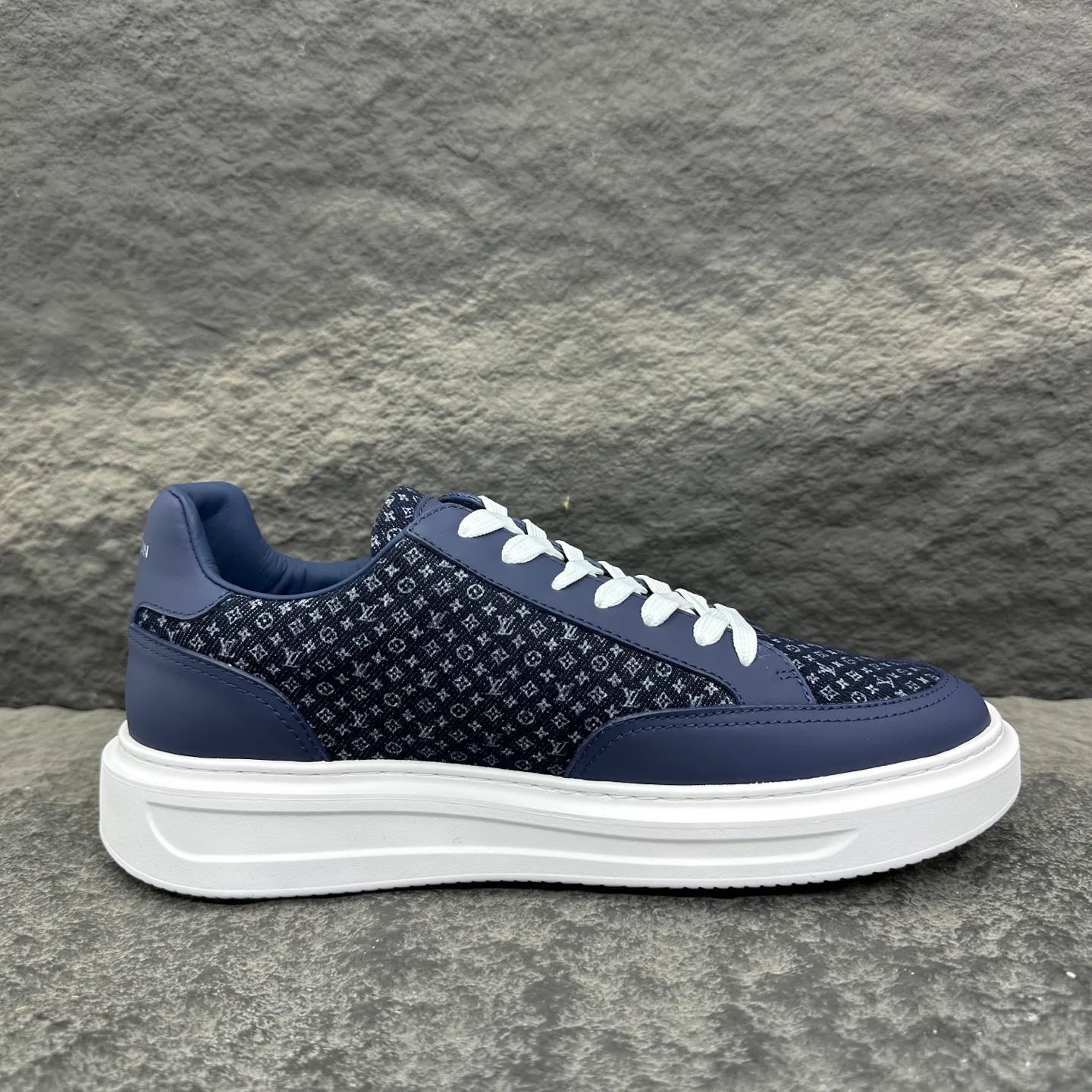 Men's Sneakers LOUIS VUITTON 18154145