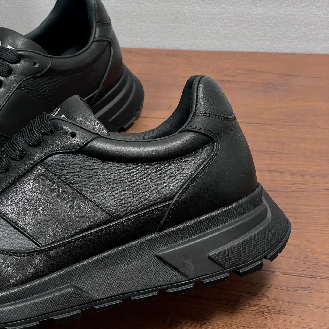 Men's Sneakers PRADA 17542579