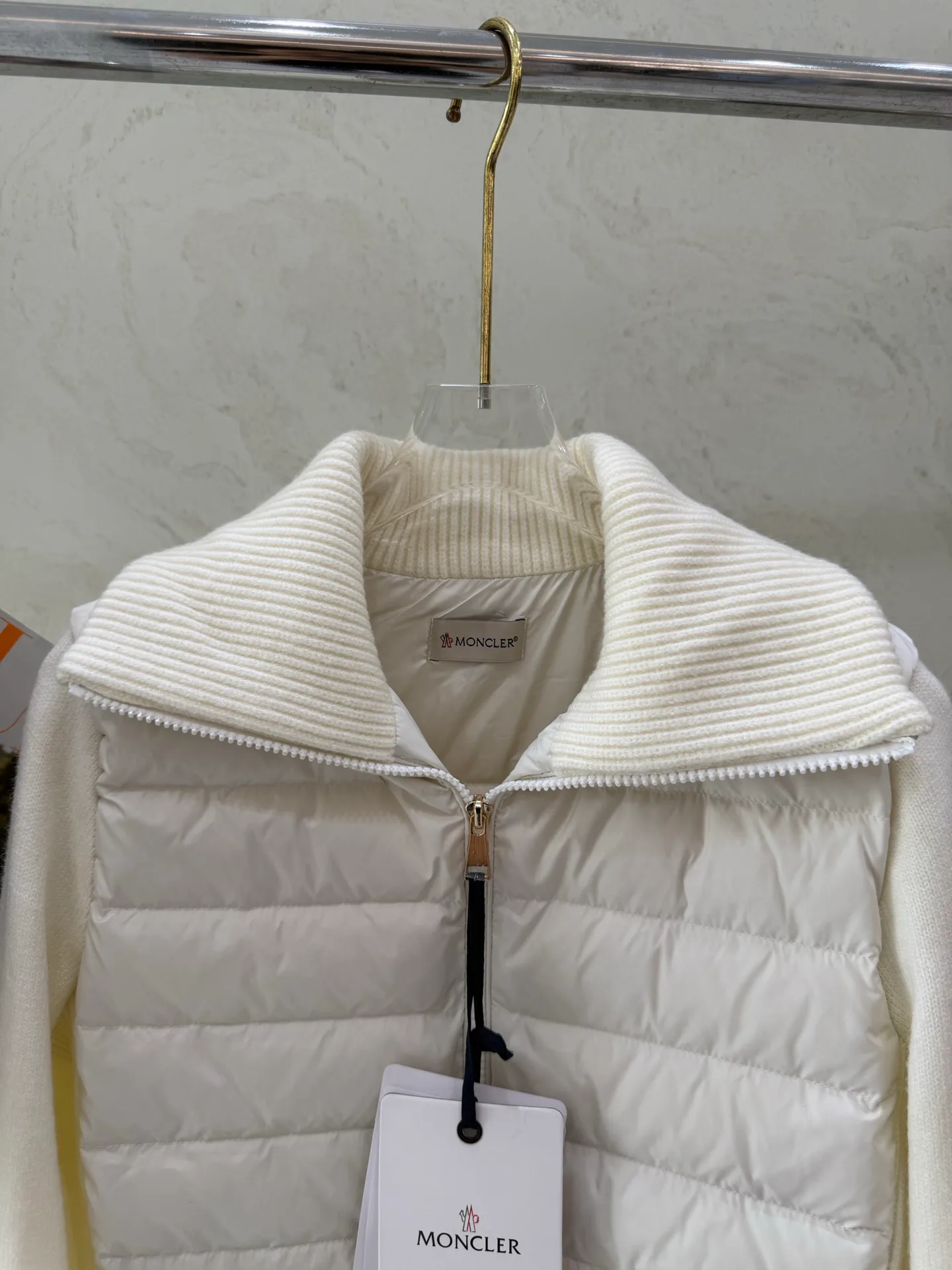Women's Jackets And Down Jackets MONCLER 17918880