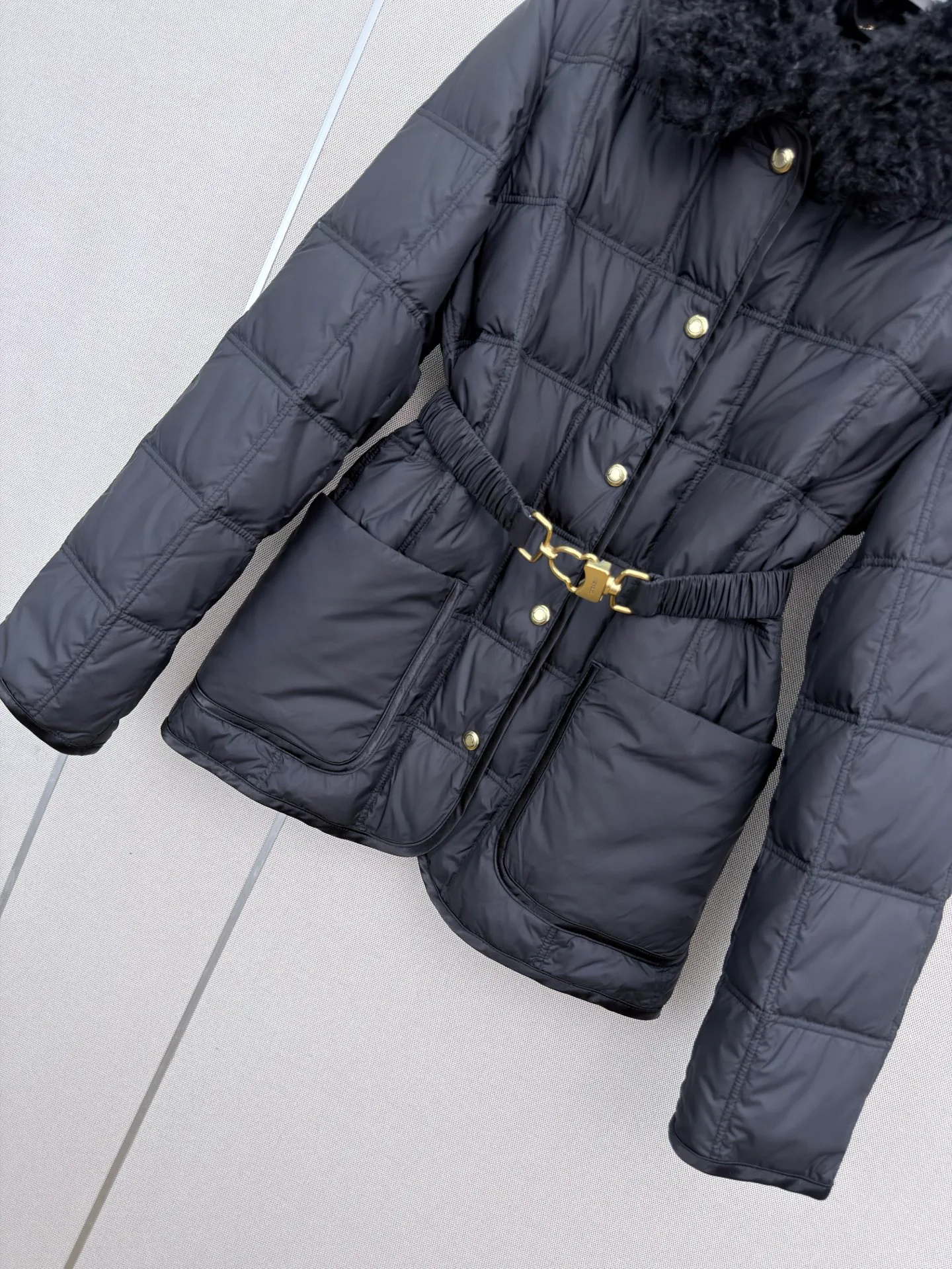 Women's Jackets And Down Jackets MONCLER 18023445