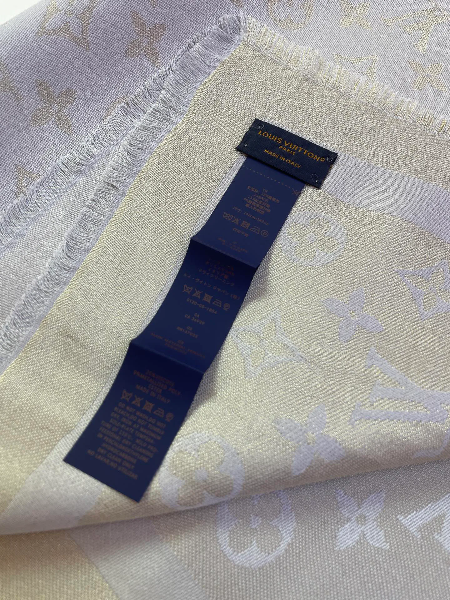 Scarves LOUIS VUITTON 17898732