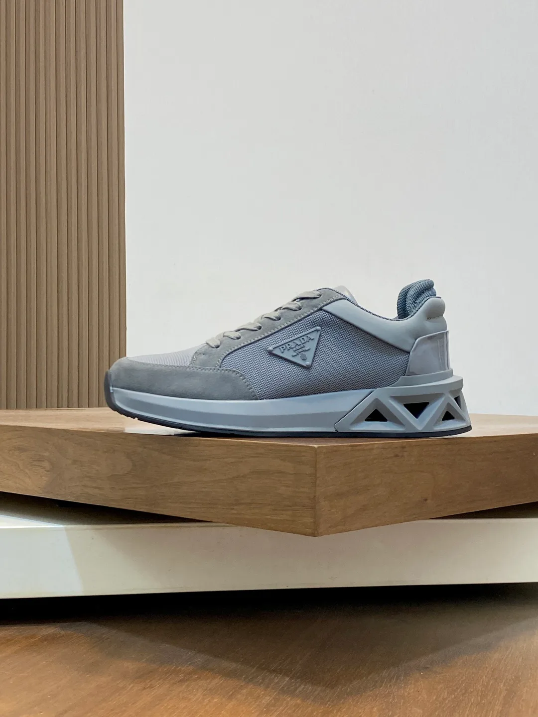 Men's Sneakers PRADA 18116629