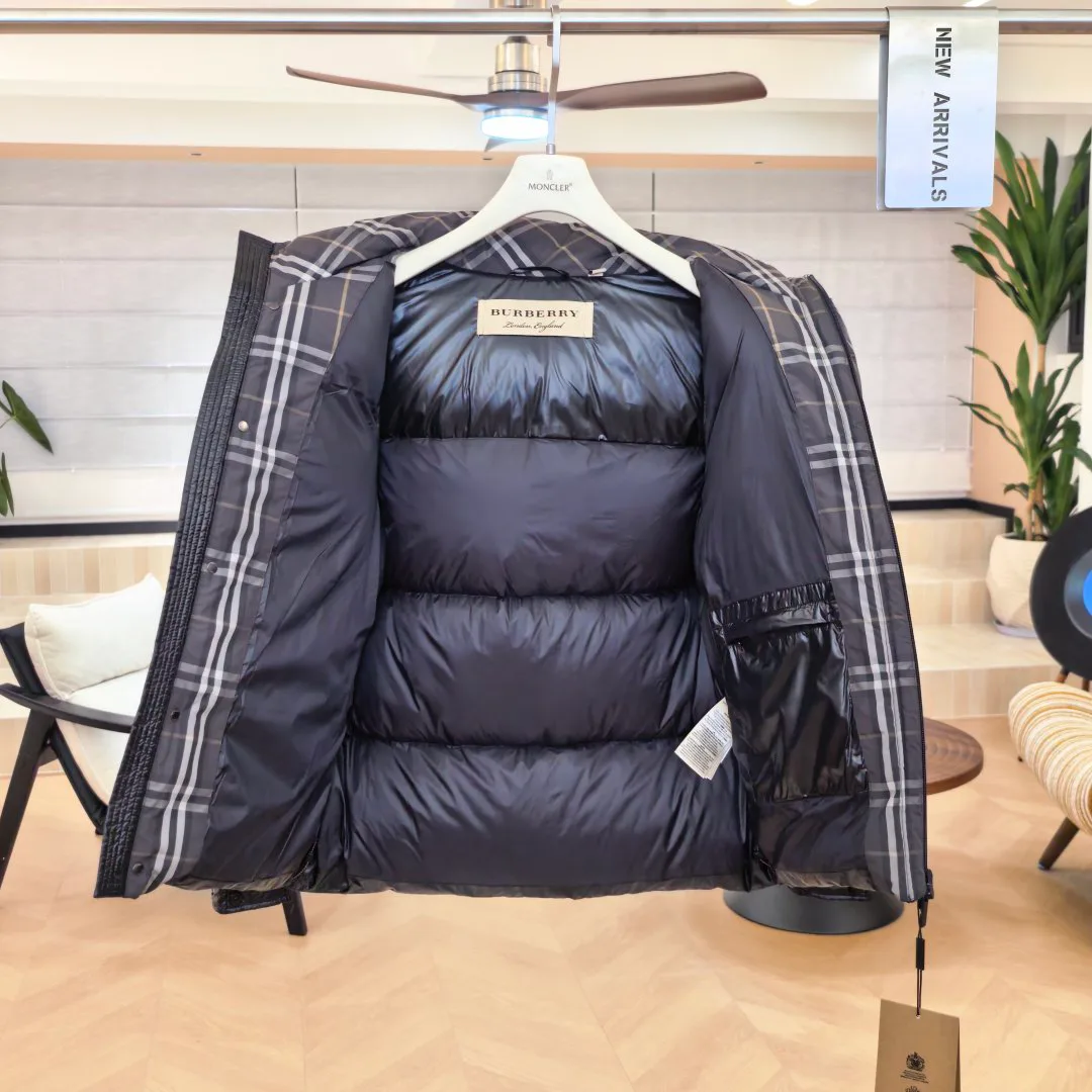 Women's Jackets And Down Jackets BURBERRY 17902558