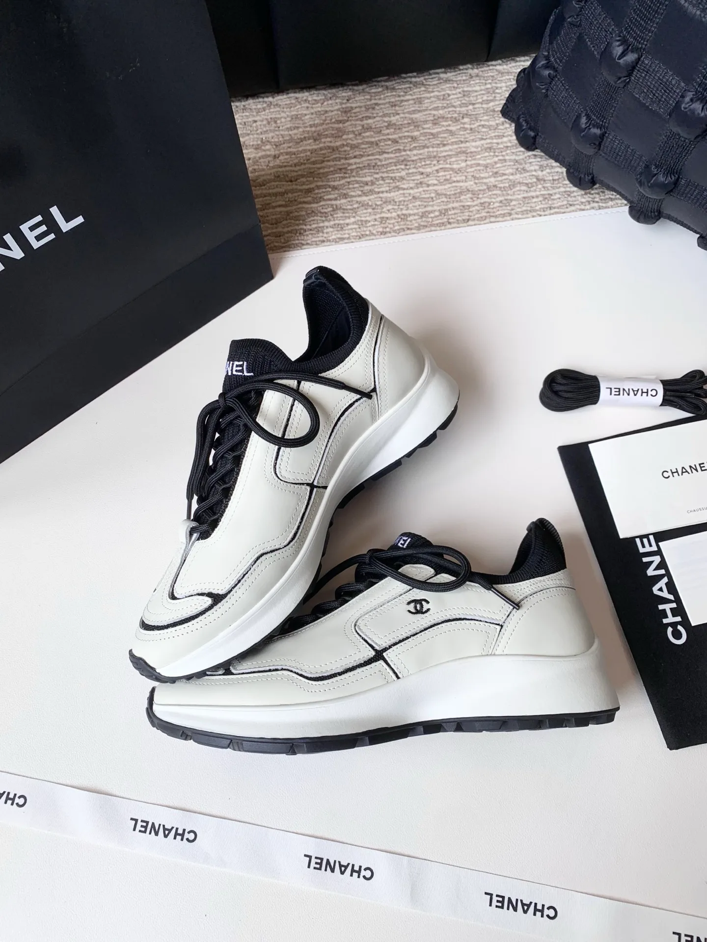 Women's Sneakers CHANEL 17990417
