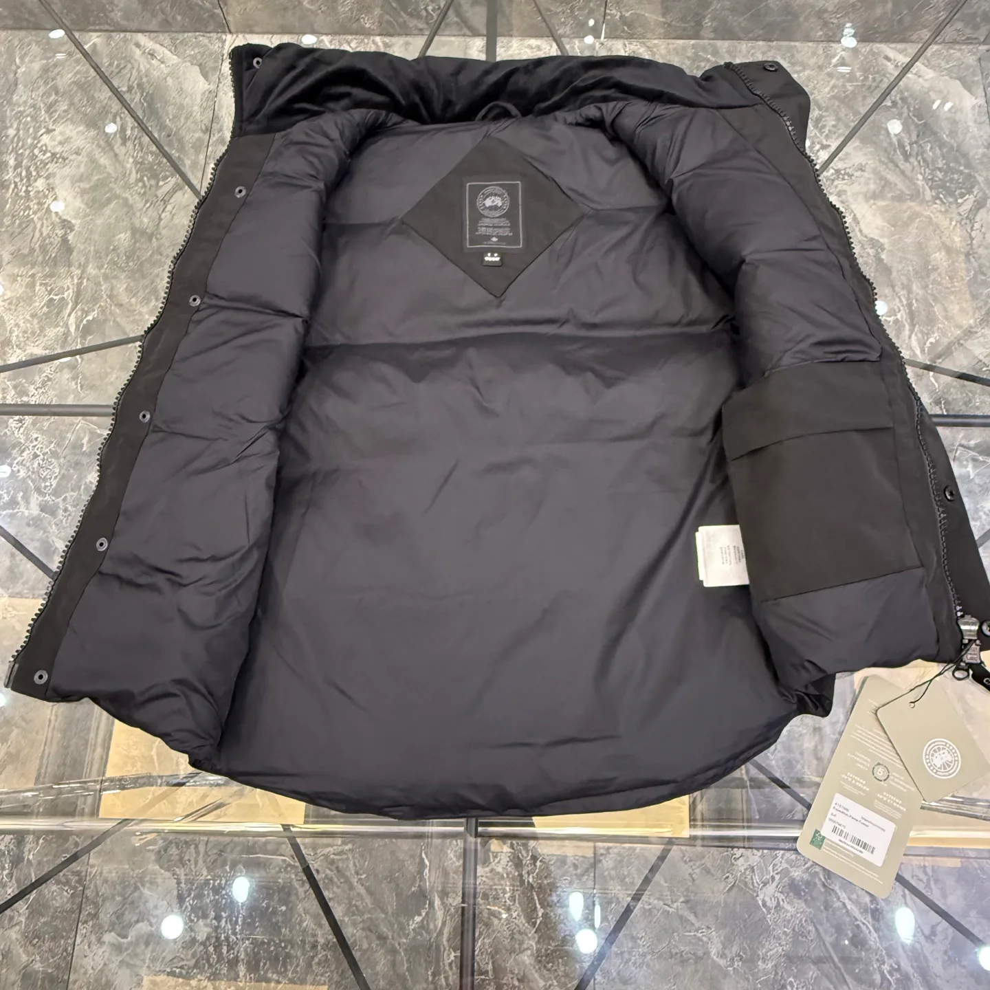 Women's Vests CANADA GOOSE 17949424