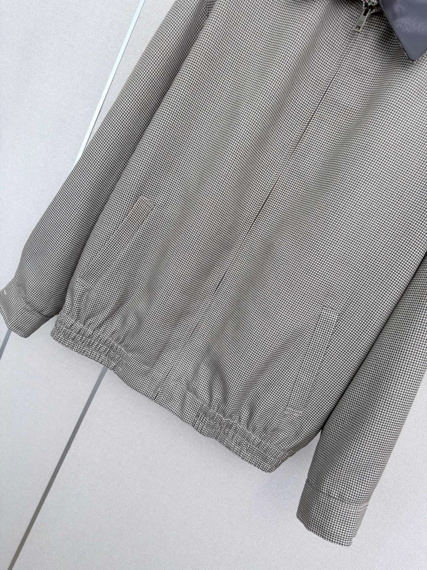 Women's Jackets And Down Jackets PRADA 18023374