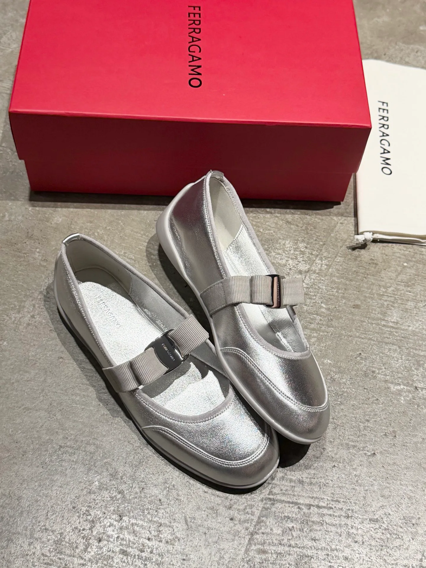 Women's Ballet Flats SALVATORE FERRAGAMO 18340755