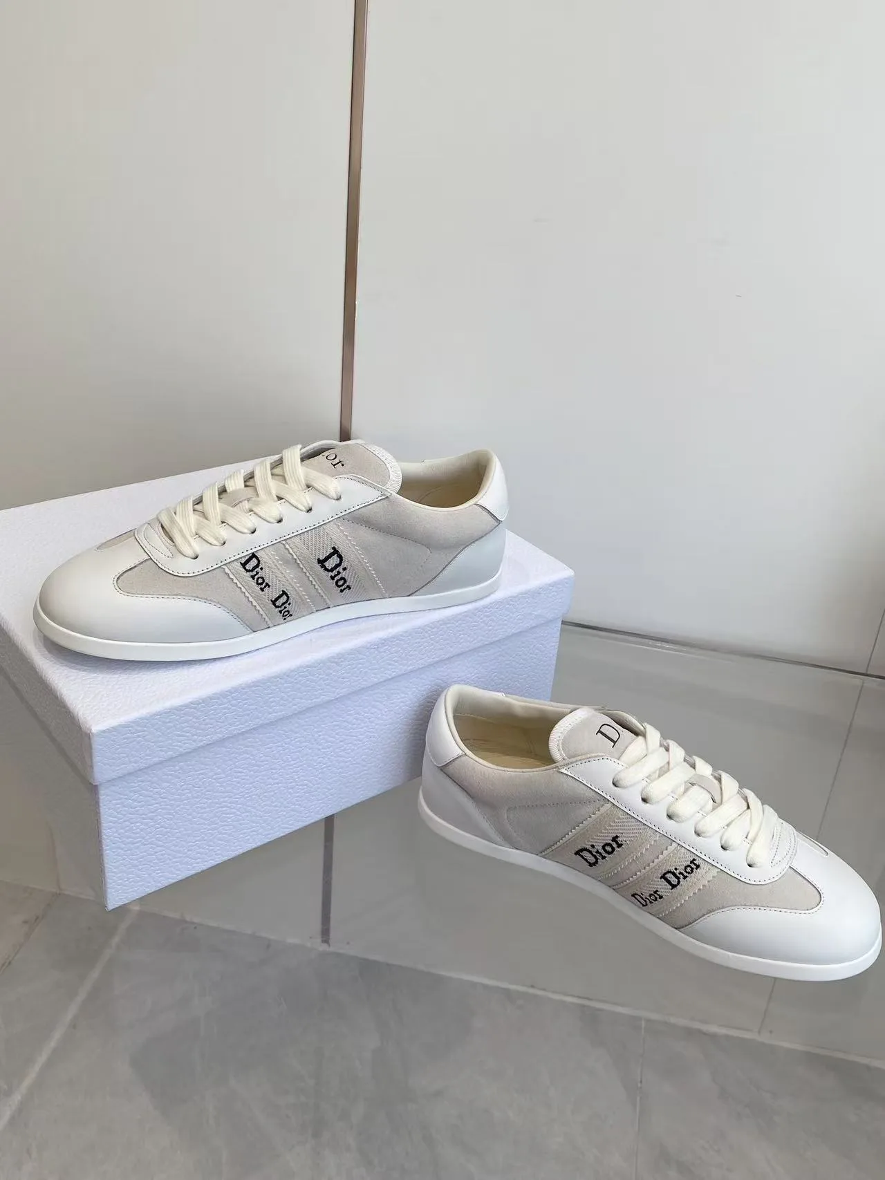Women's Sneakers CHRISTIAN DIOR 17797770