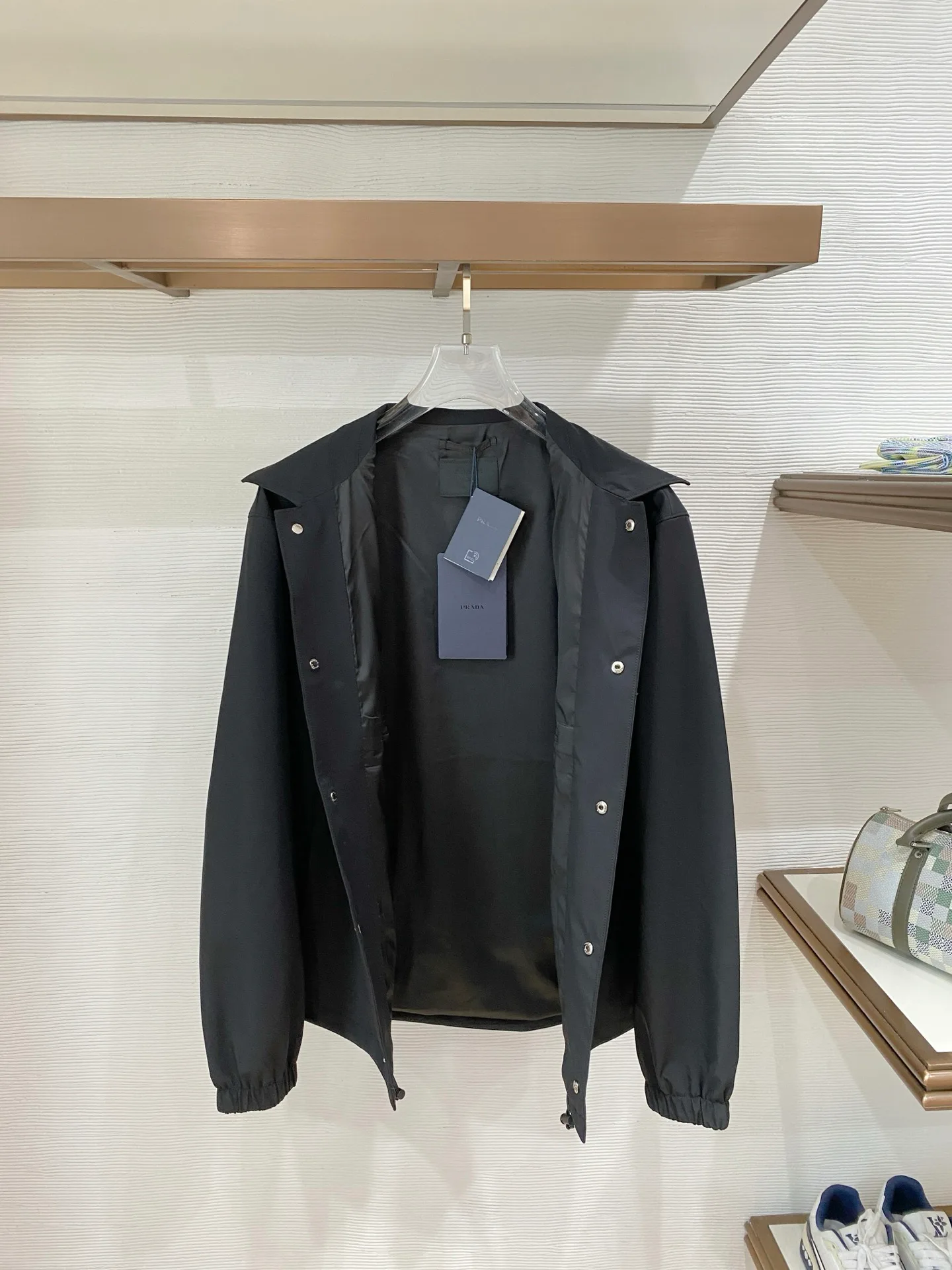 Куртки И Пуховики Мужские Prada 18618731