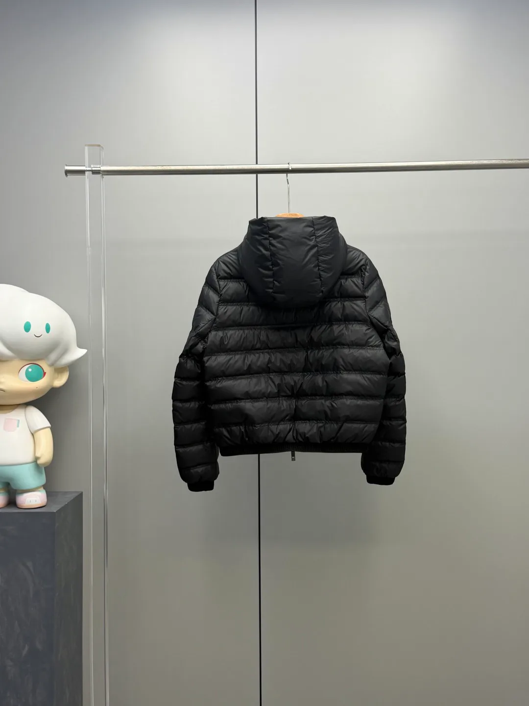 Women's Jackets And Down Jackets MONCLER 17964355