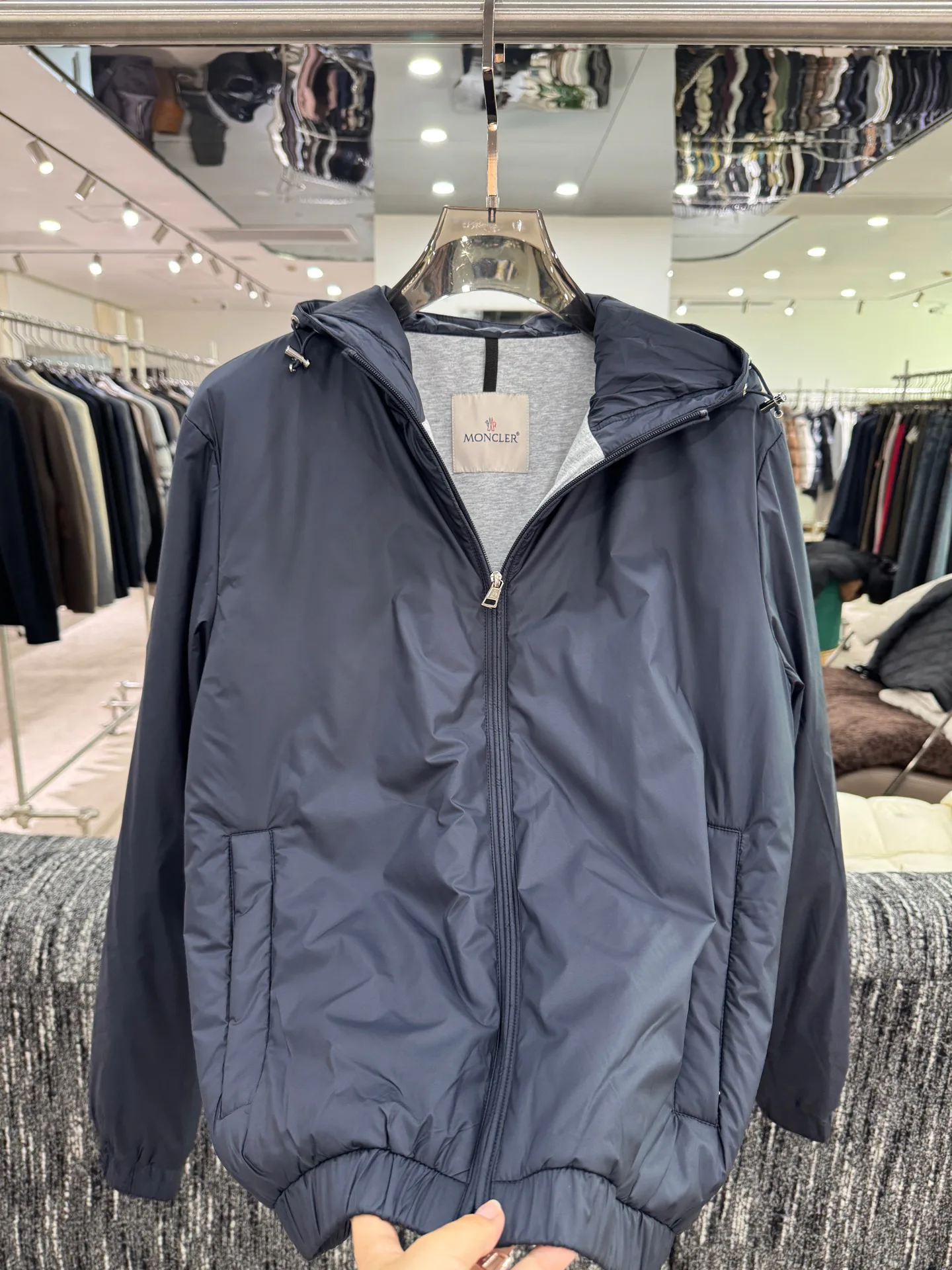 Men's Jackets And Down Jackets MONCLER 18084261