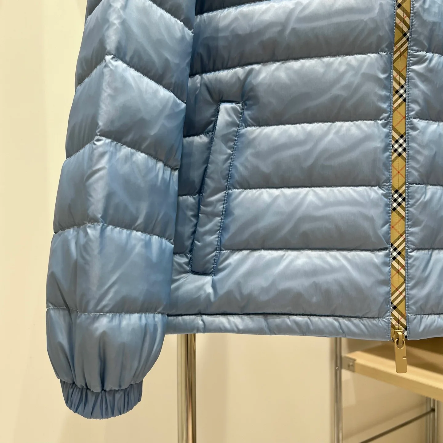 Women's Jackets And Down Jackets BURBERRY 18110900