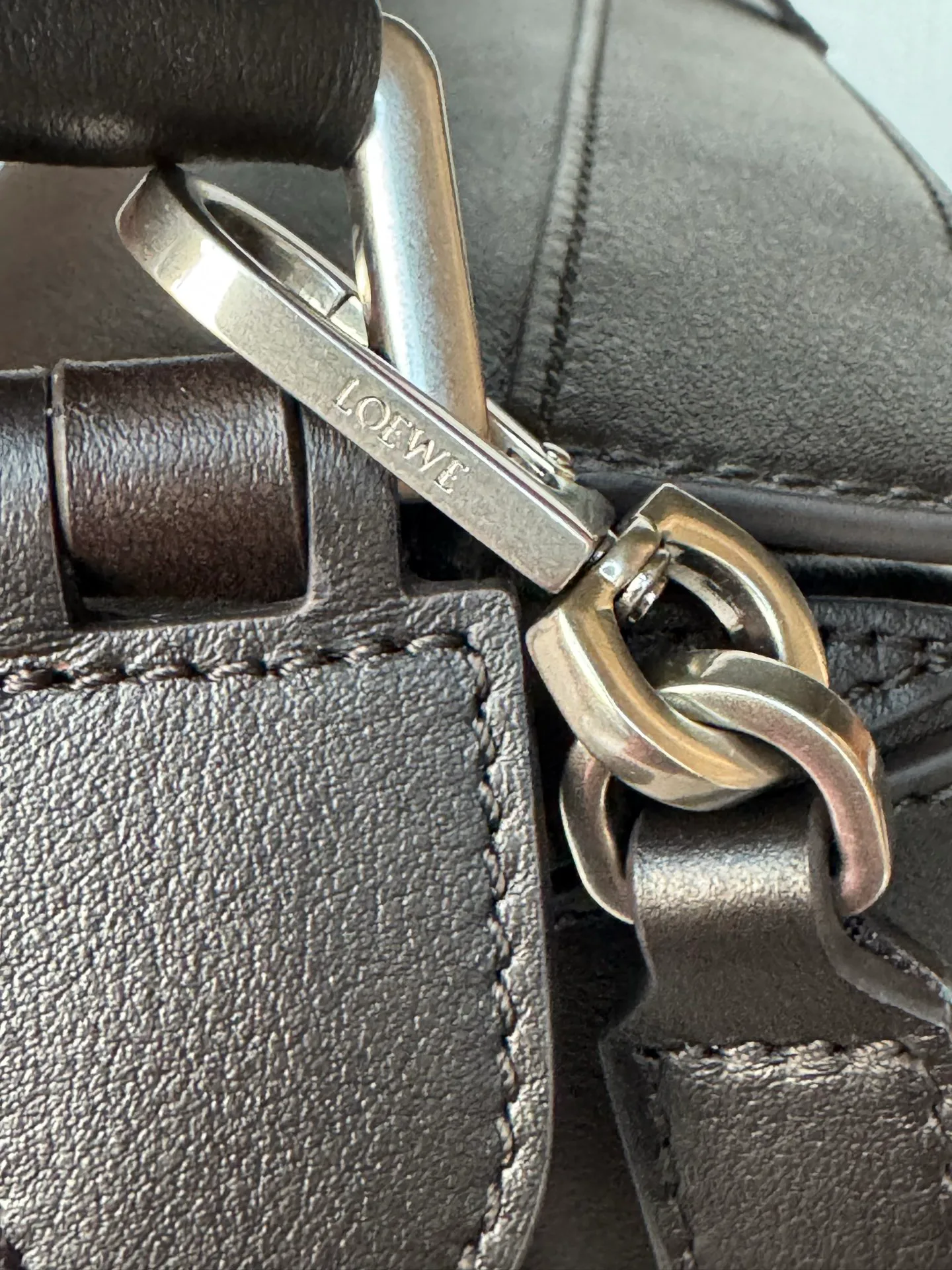 Women's Classic Handbags LOEWE 17937888