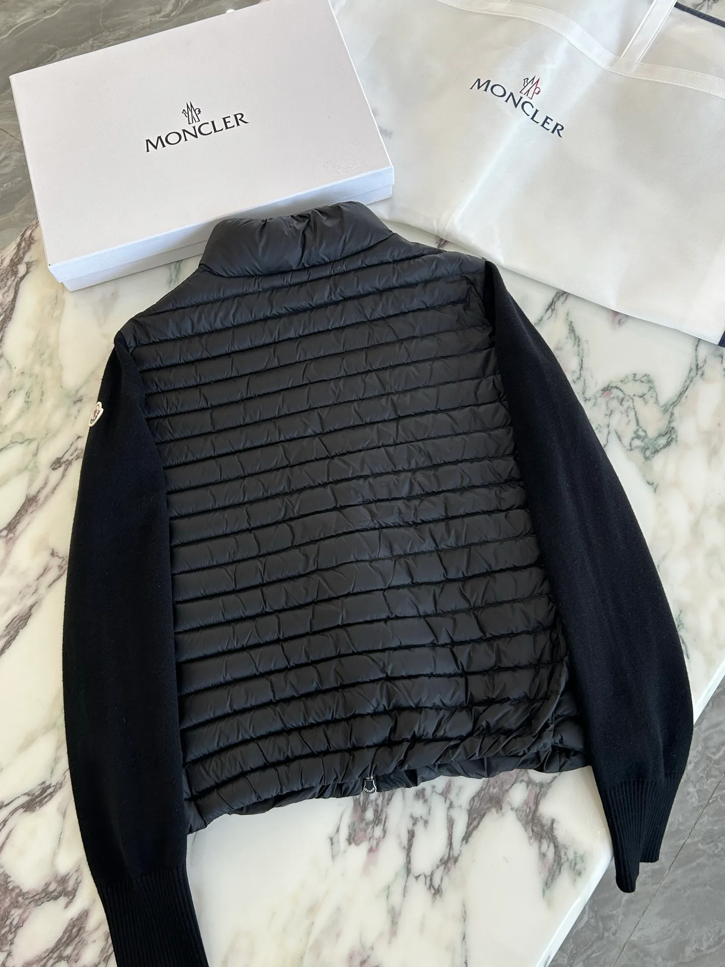 Men's Jumpers And Sweaters MONCLER 18330328