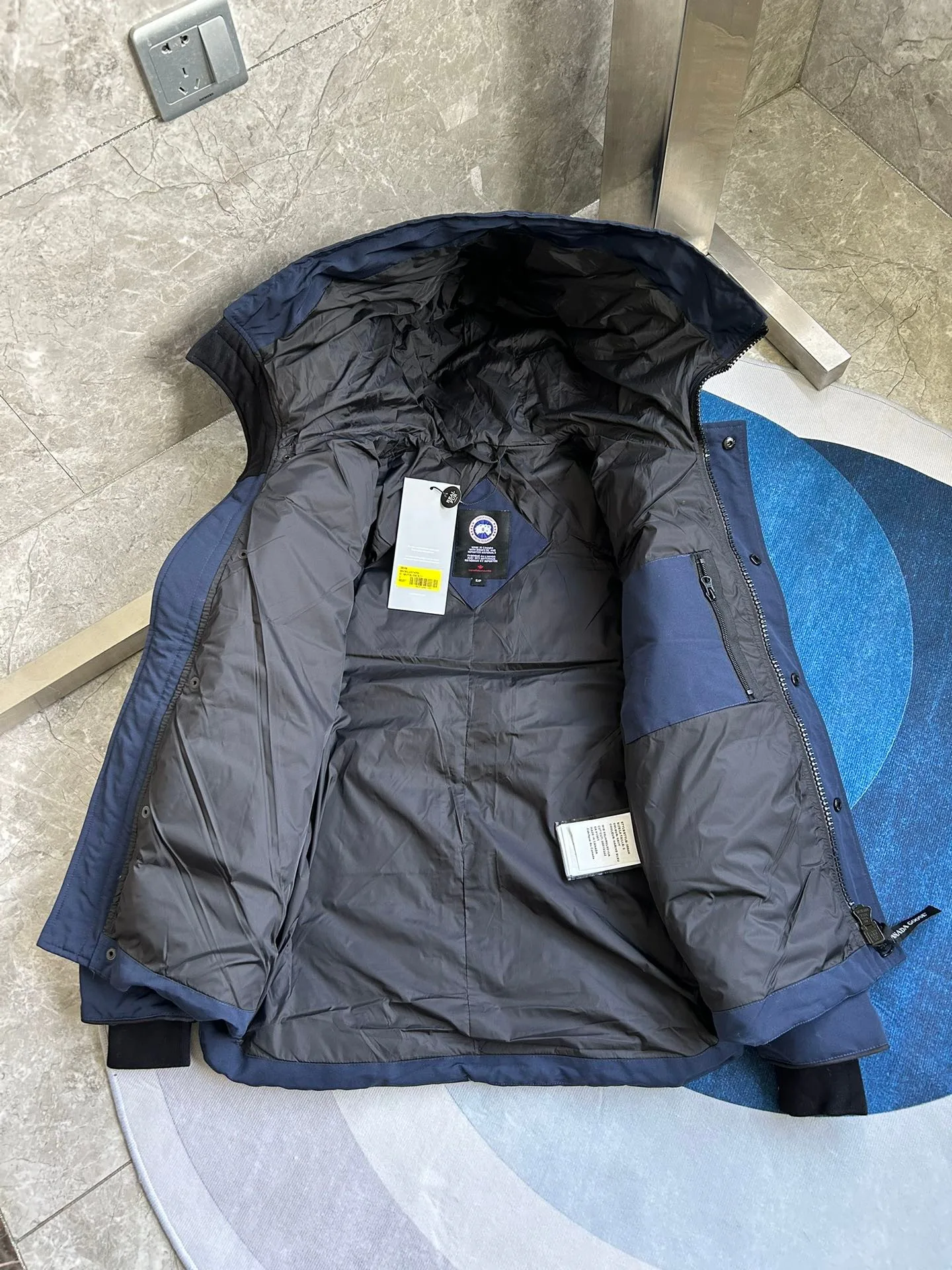 Women's Jackets And Down Jackets CANADA GOOSE 18111614