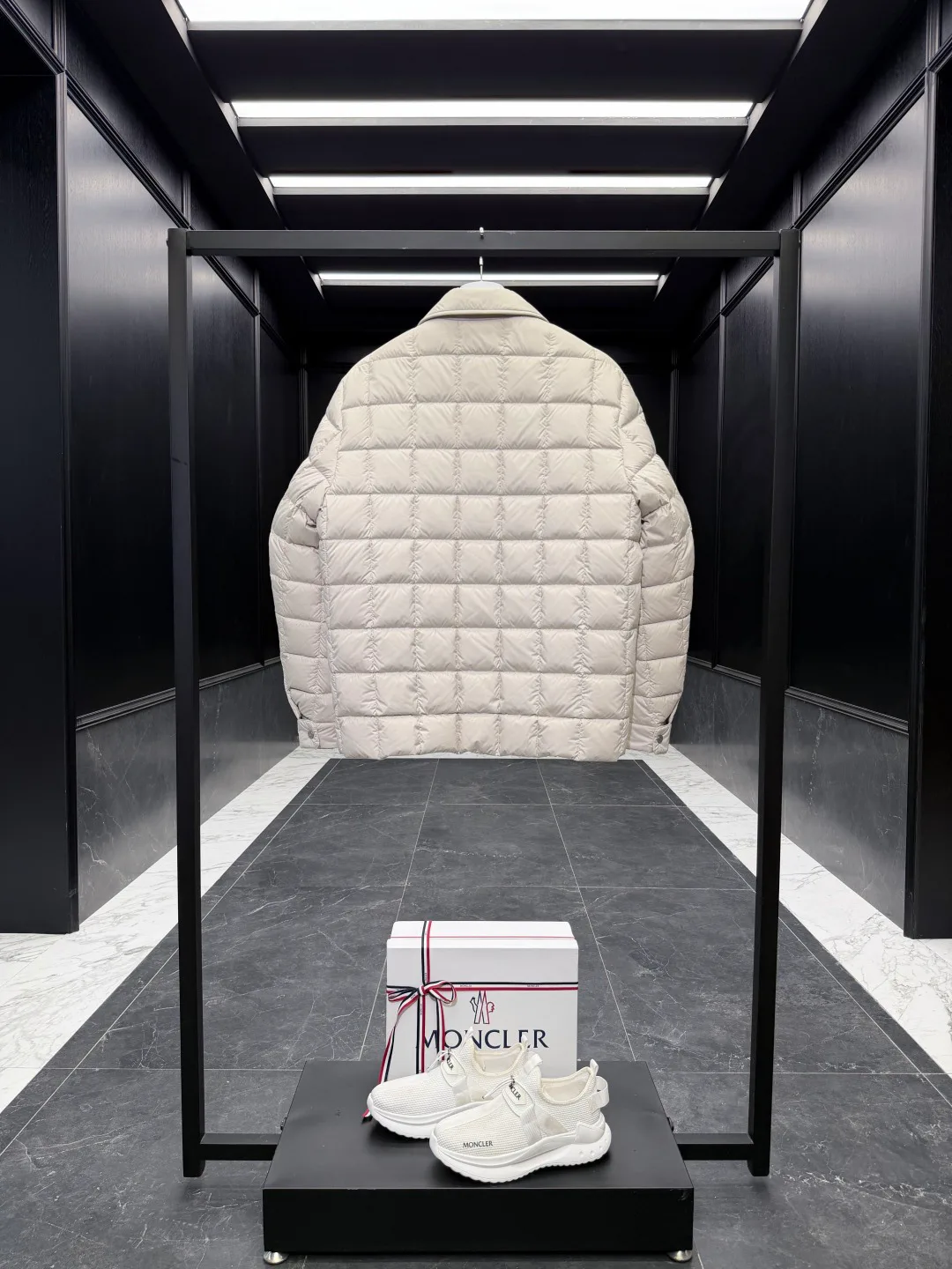 Men's Jackets And Down Jackets MONCLER 18416845