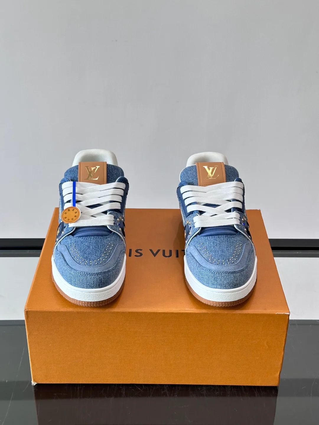 Women's Sneakers LOUIS VUITTON 17638790