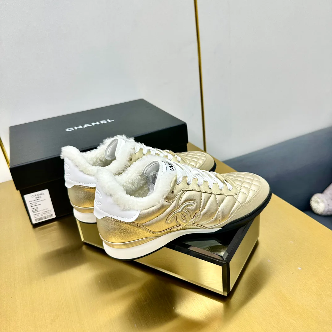 Women's Sneakers CHANEL 17949094