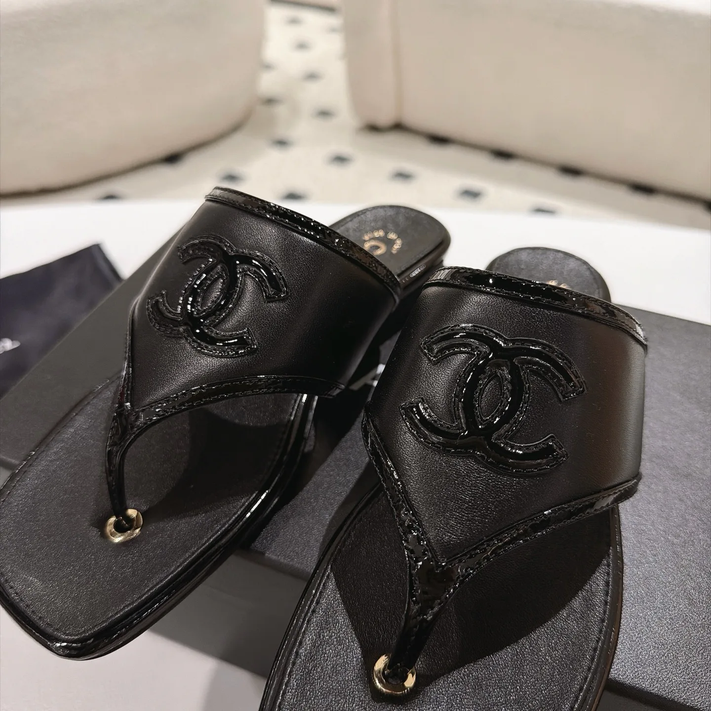 Women's Flip-Flops CHANEL 17802687