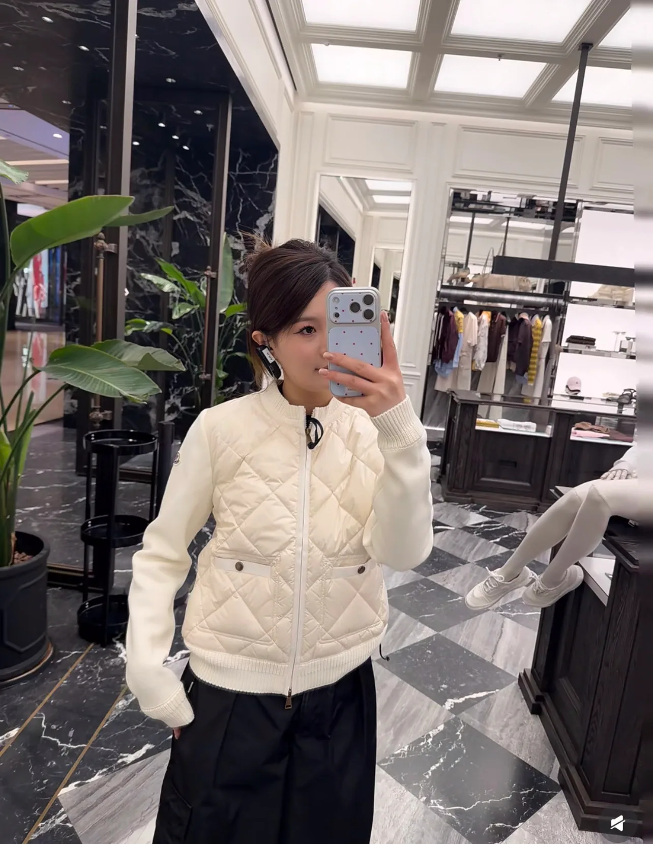 Women's Jackets And Down Jackets MONCLER 18030710