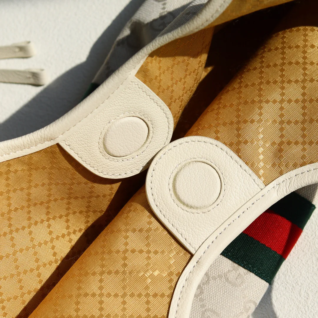 Women's Classic Handbags GUCCI 18262380