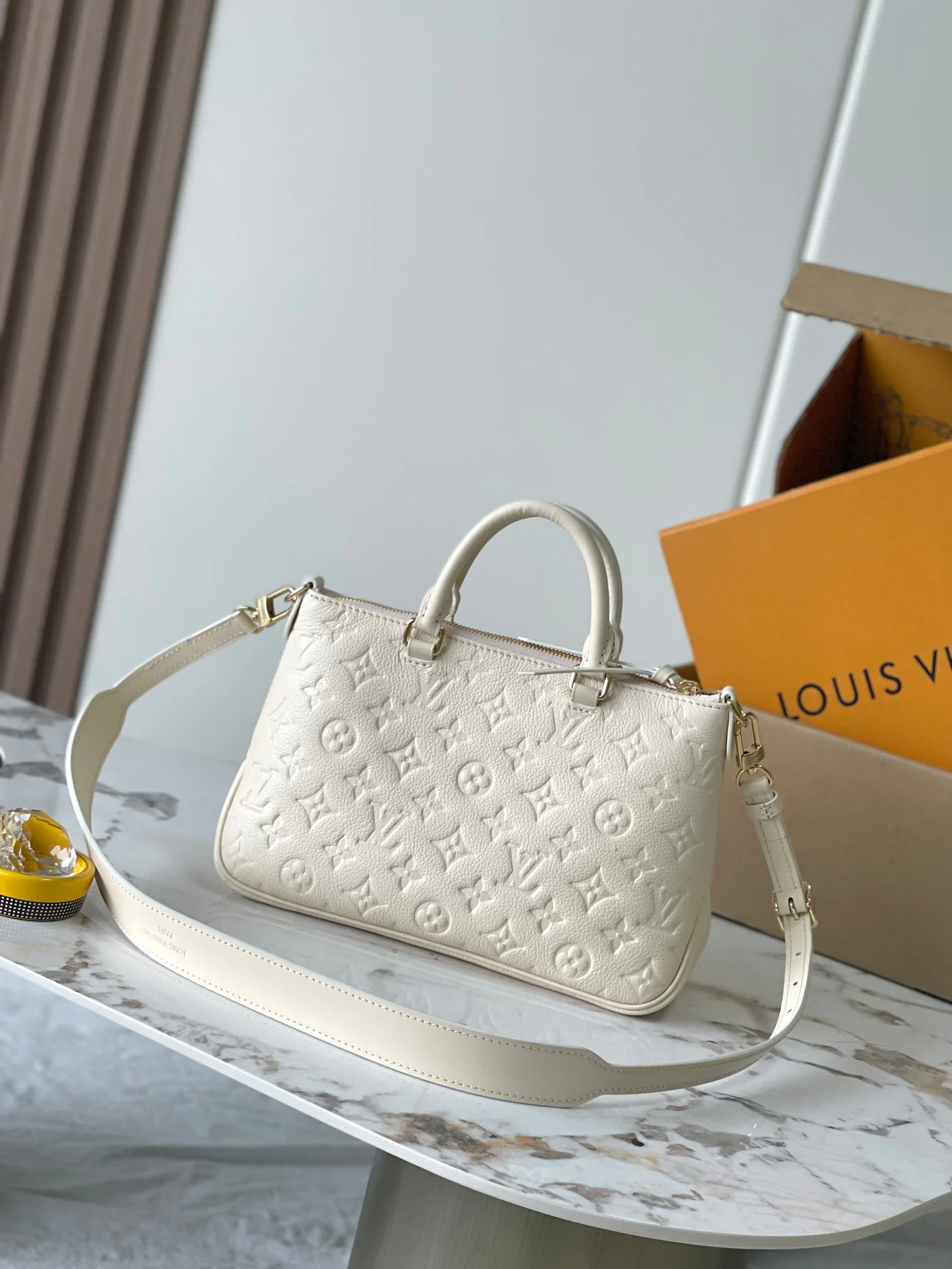 Women's Classic Handbags LOUIS VUITTON 18521054