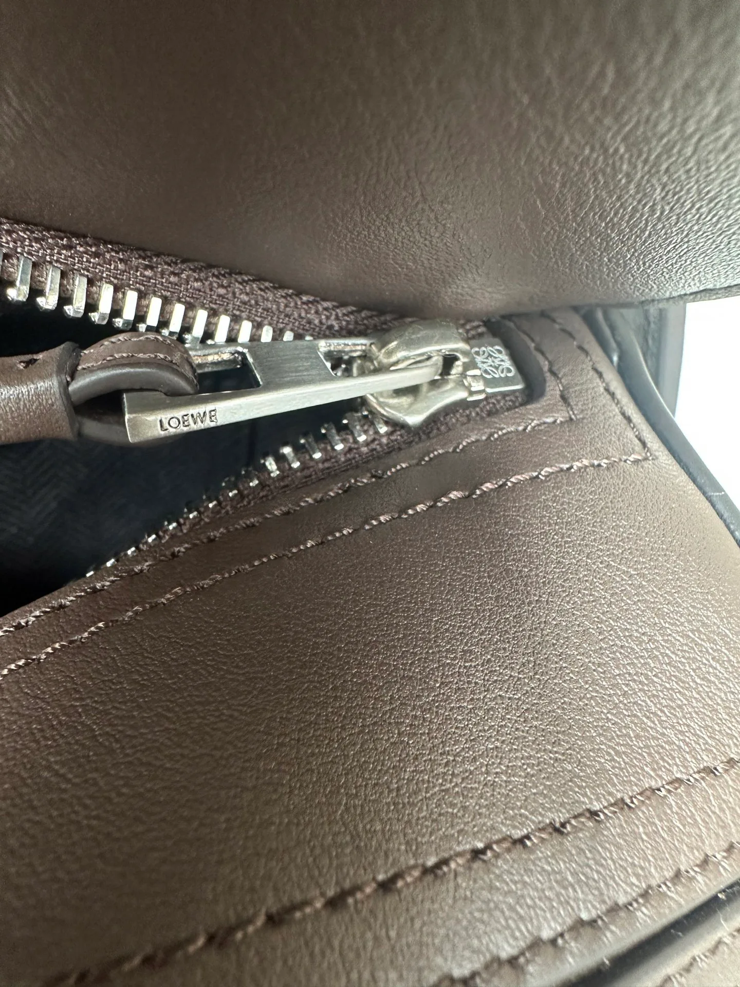 Women's Classic Handbags LOEWE 17807809