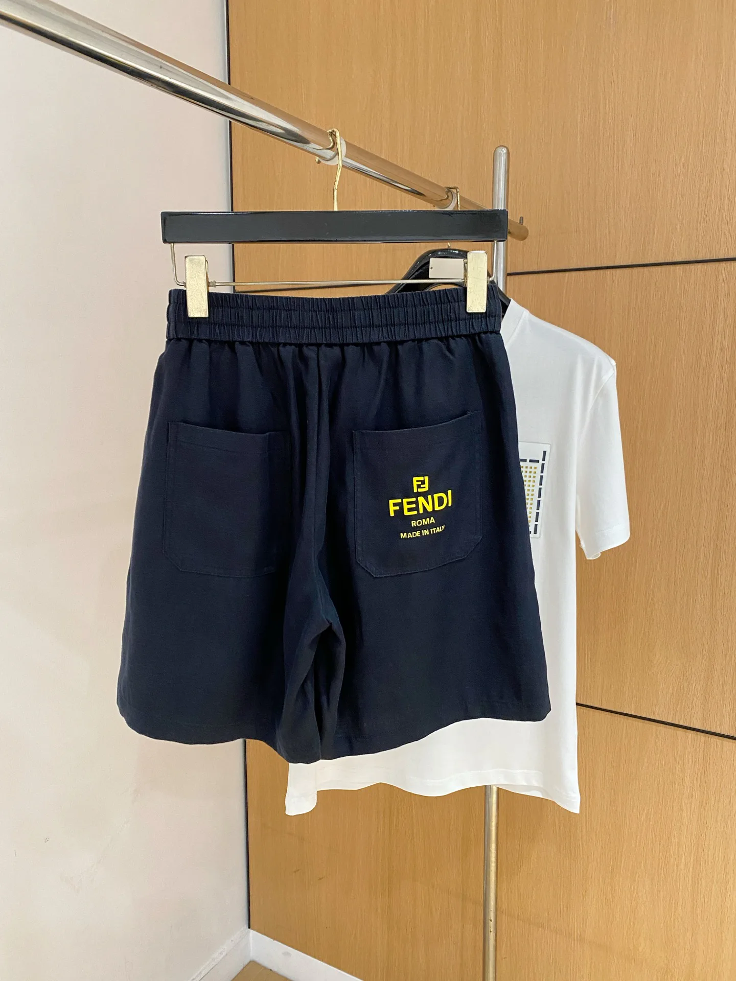 Men's Shorts FENDI 18246965