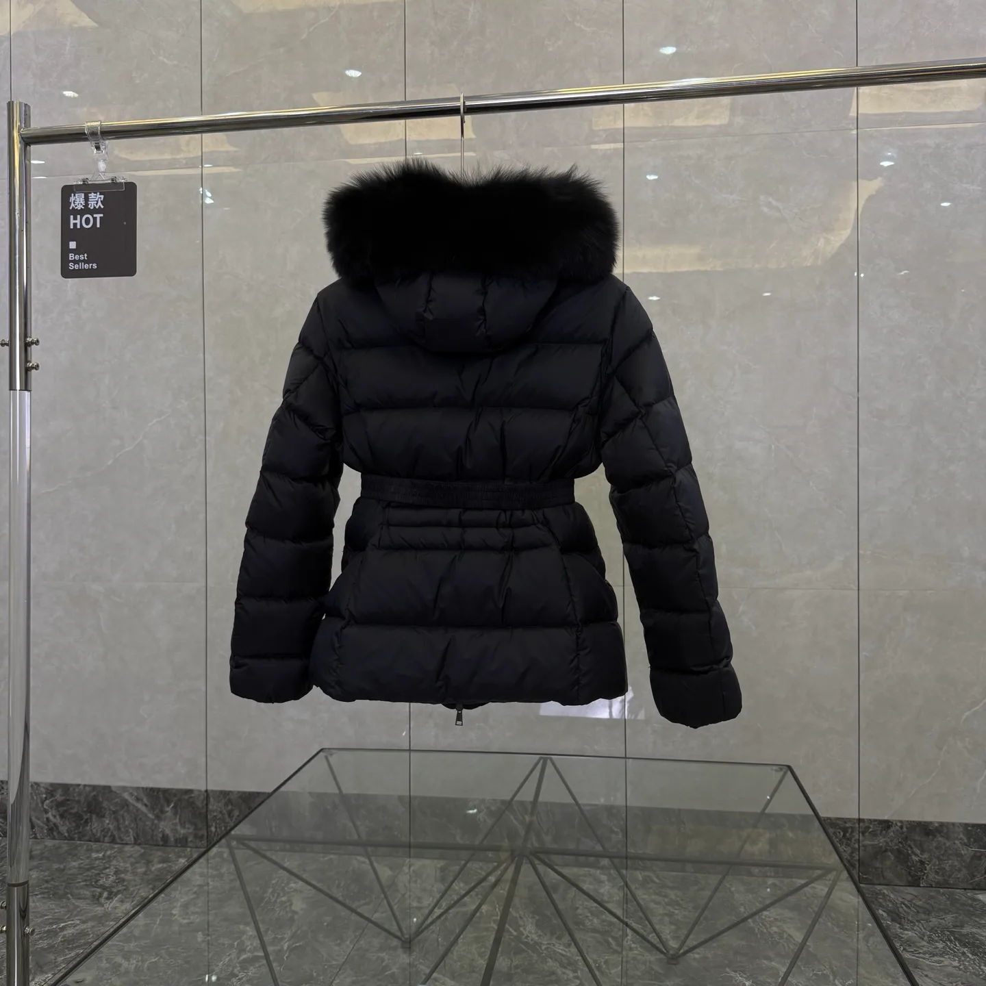 Women's Jackets And Down Jackets MONCLER 17949910