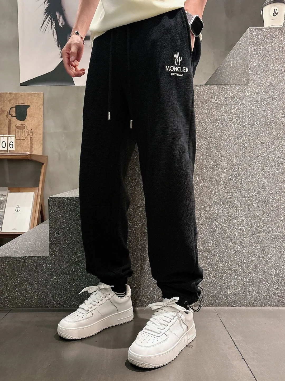 Men's Trousers MONCLER 17810710