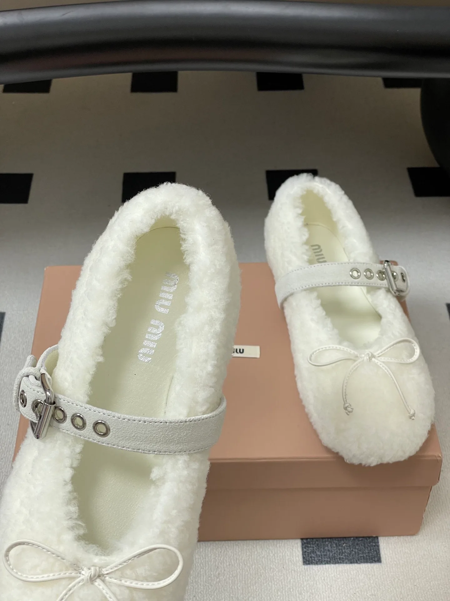 Women's Ballet Flats MIU MIU 18041530