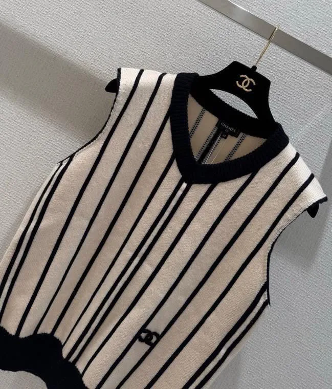 Women's Vests CHANEL 17834772