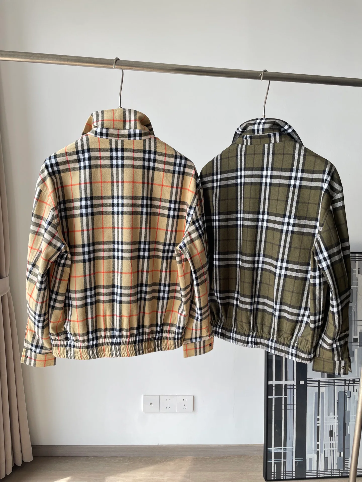 Men's Jackets And Down Jackets BURBERRY 18499517