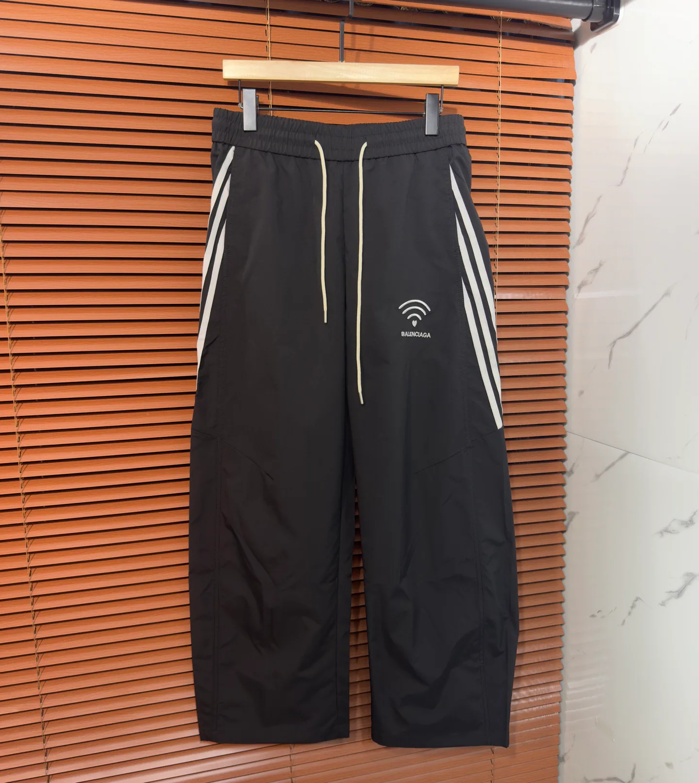Men's Trousers BALENCIAGA 18098316