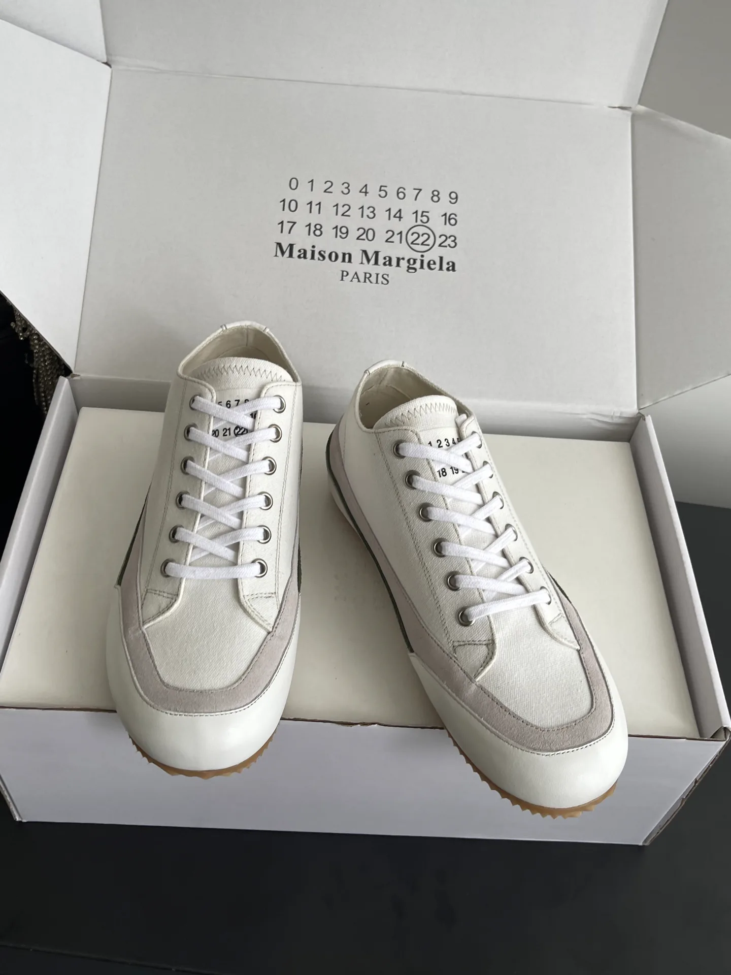 Women's Sneakers MAISON MARGIELA 17554409