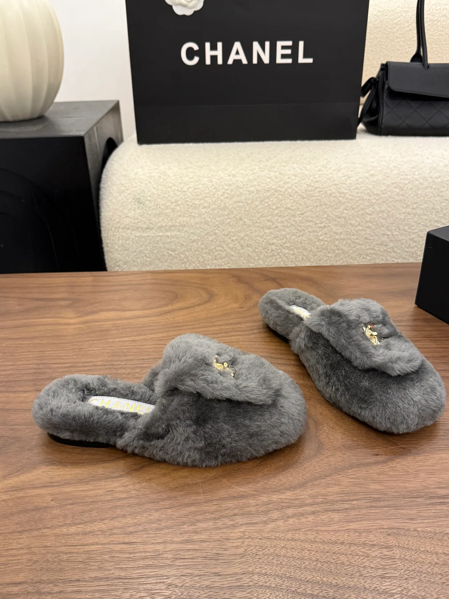 Women's Slippers CHANEL 18223680