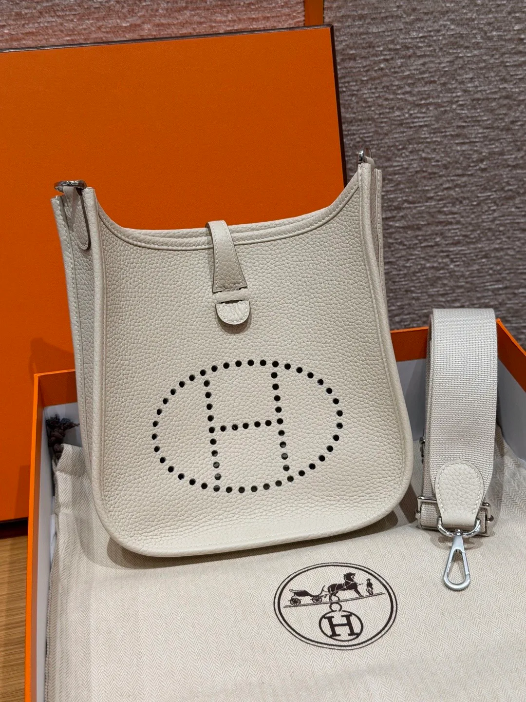 Women's Classic Handbags HERMES 17941973