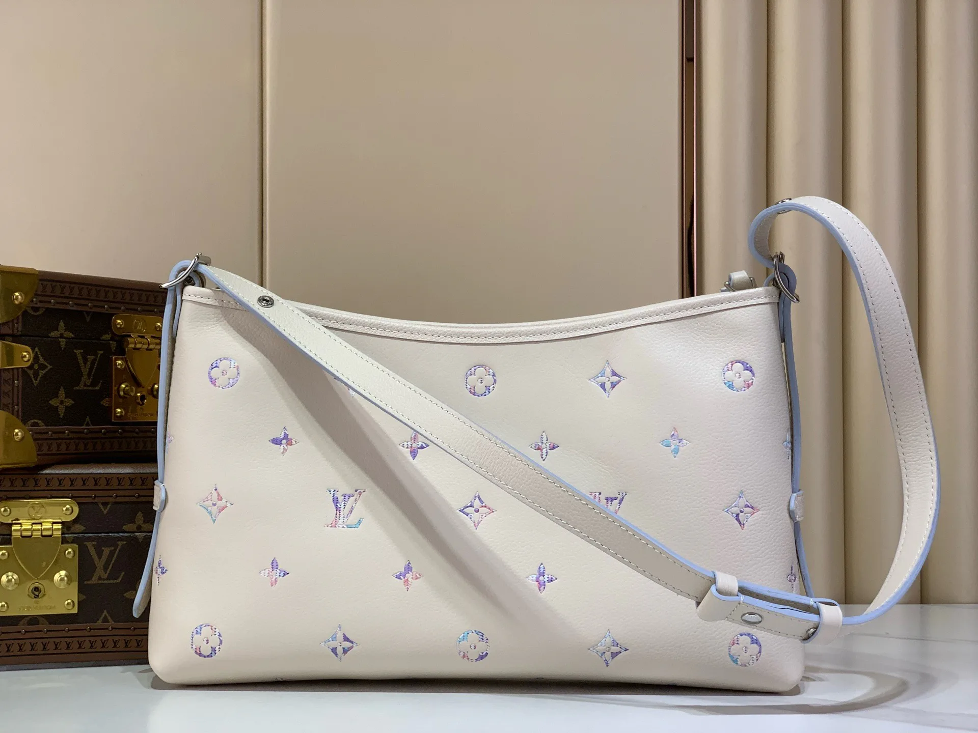 Women's Classic Handbags LOUIS VUITTON 17674149