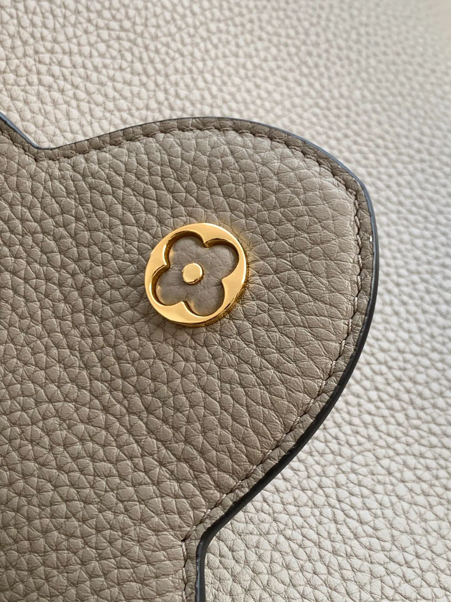 Women's Classic Handbags LOUIS VUITTON 17802976