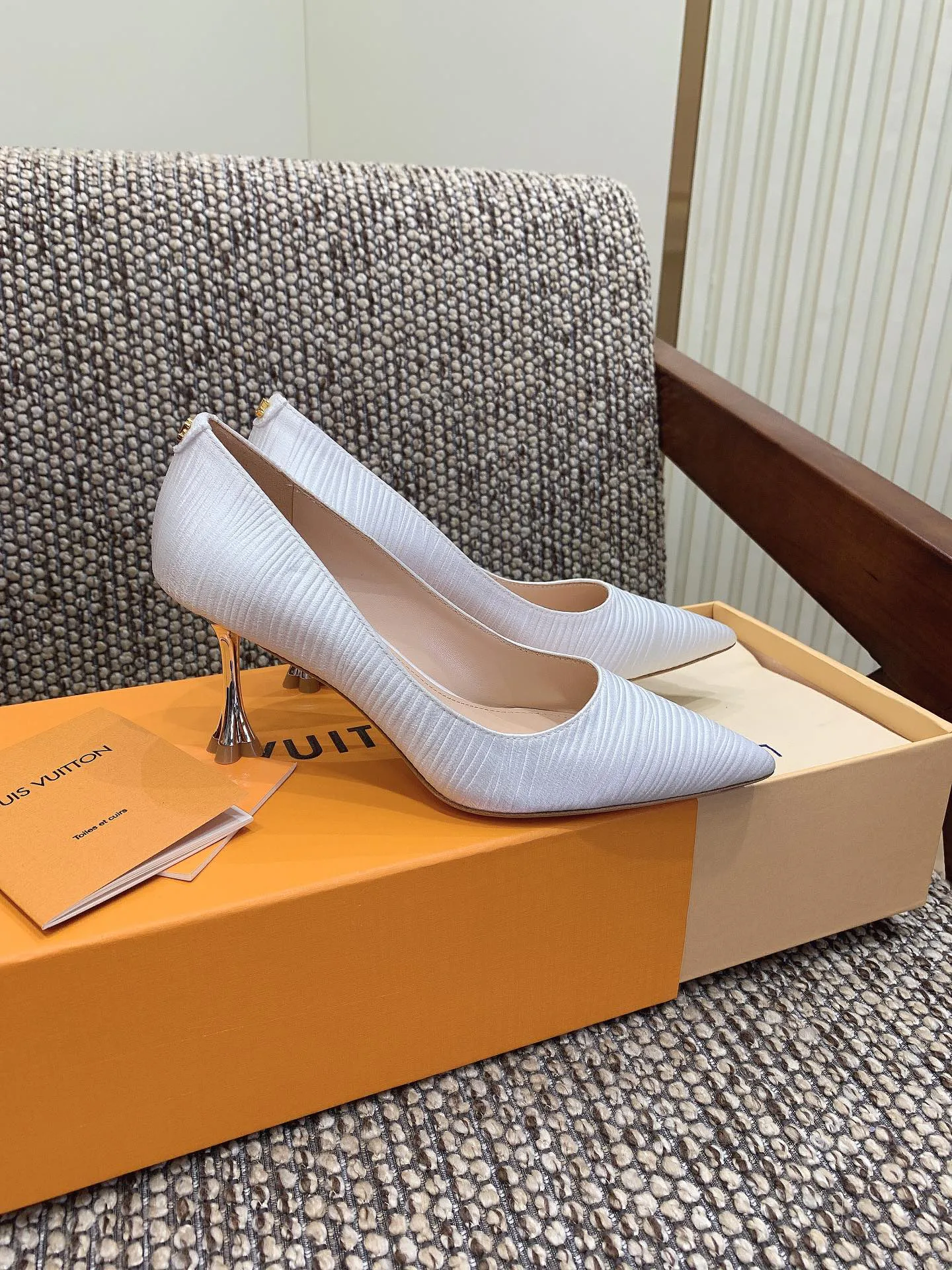 Women's Heels LOUIS VUITTON 18365655